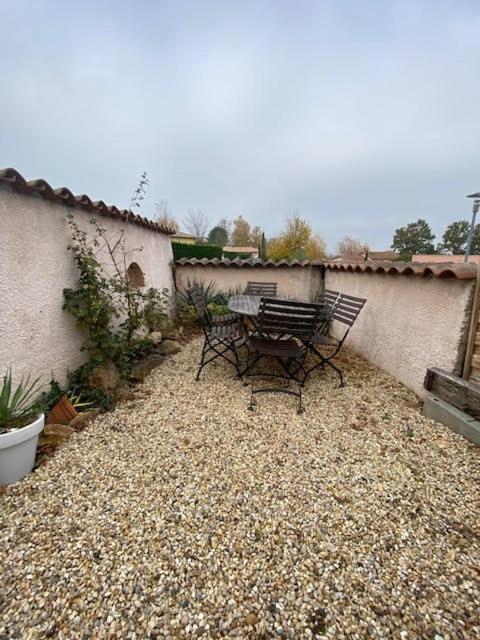 Studio De Jardin "Le Temps D Une Pause" Jusqu'A 4 Personnes En Face Du Beaujolais - Climatisation Et Borne Recharge Vehicule Electrique Montmerle-sur-Saone 외부 사진